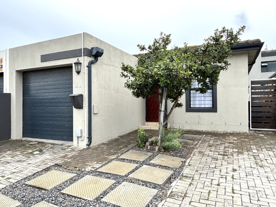 2 Bedroom Property for Sale in Parklands North Western Cape
